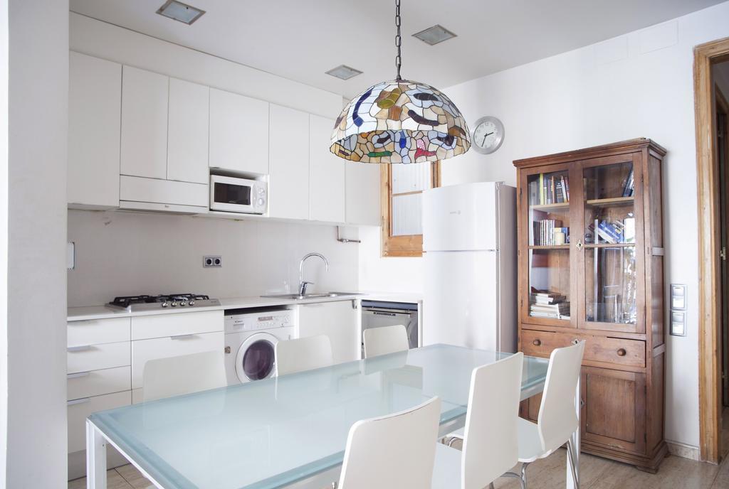 Aparteasy - Authentic Family Apartment Barcelona Exterior foto